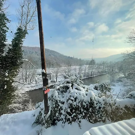 Cote Cour, Cote Source D'hotes Отель типа 