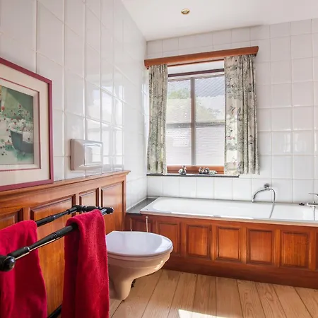 Cote Cour, Cote Source D'hotes 3*