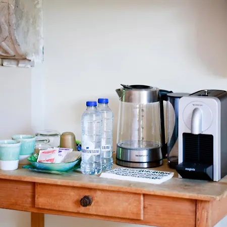 Côté Cour, Côté Source D'hôtes 3*