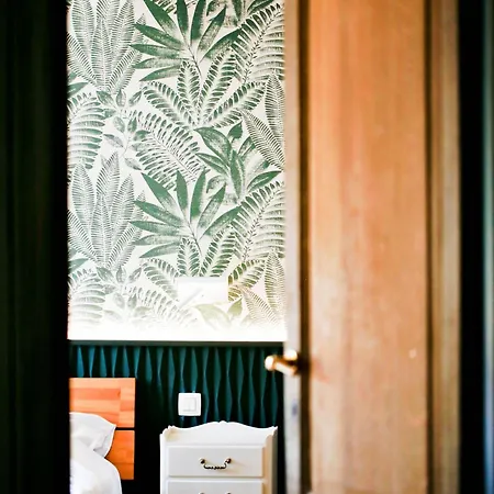 Bed and Breakfast Cote Cour, Cote Source D'hotes 3*