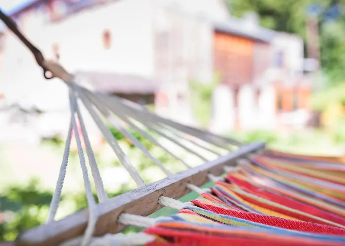 Cote Cour, Cote Source D'hotes 3*