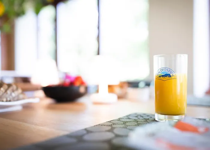 Cote Cour, Cote Source D'hotes